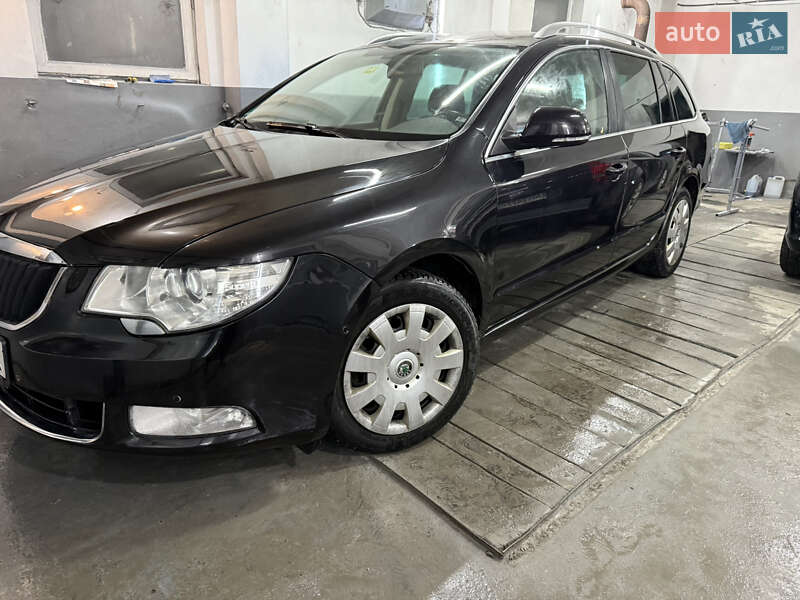 Универсал Skoda Superb 2011 в Борщеве фото 37 Универсал Skoda Superb 2011 в Борщеве