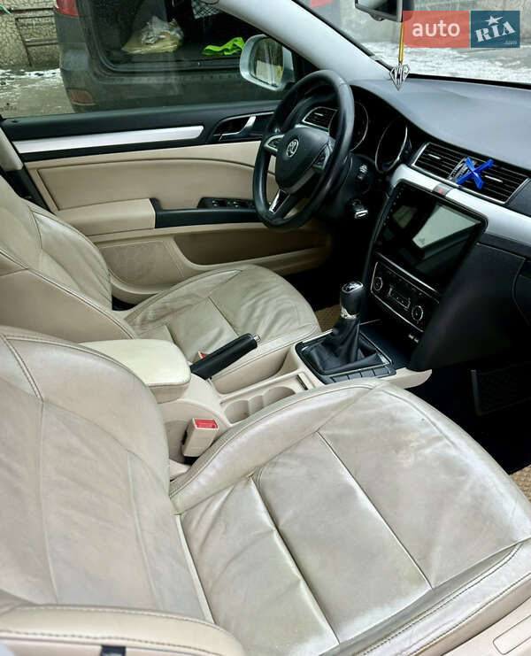 Ліфтбек Skoda Superb 2011 в Дніпрі