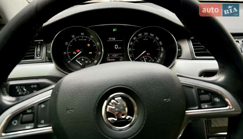 Ліфтбек Skoda Superb 2011 в Дніпрі