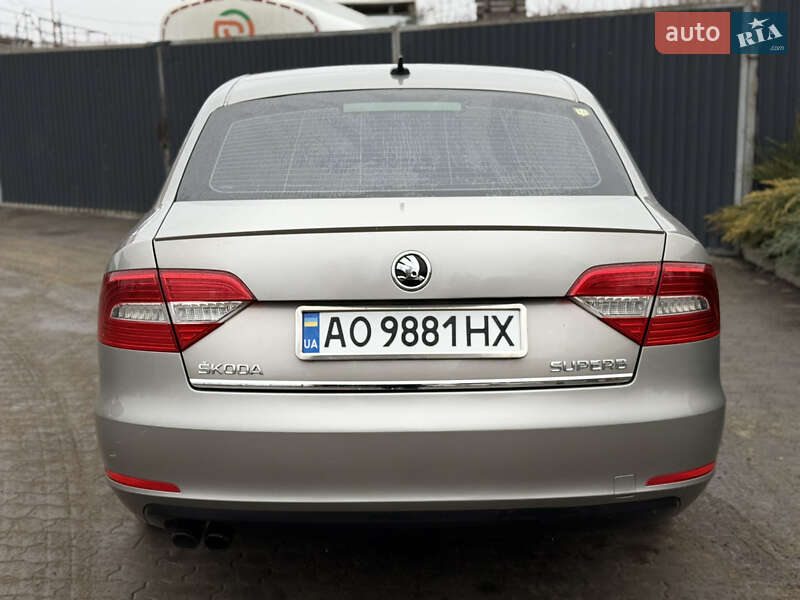 Лифтбек Skoda Superb 2013 в Ужгороде
