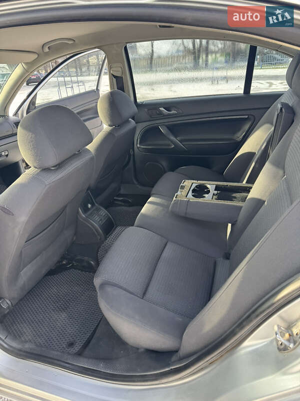 Лифтбек Skoda Superb 2004 в Одессе