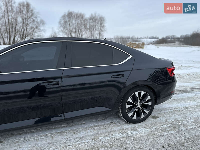 Лифтбек Skoda Superb 2019 в Киеве