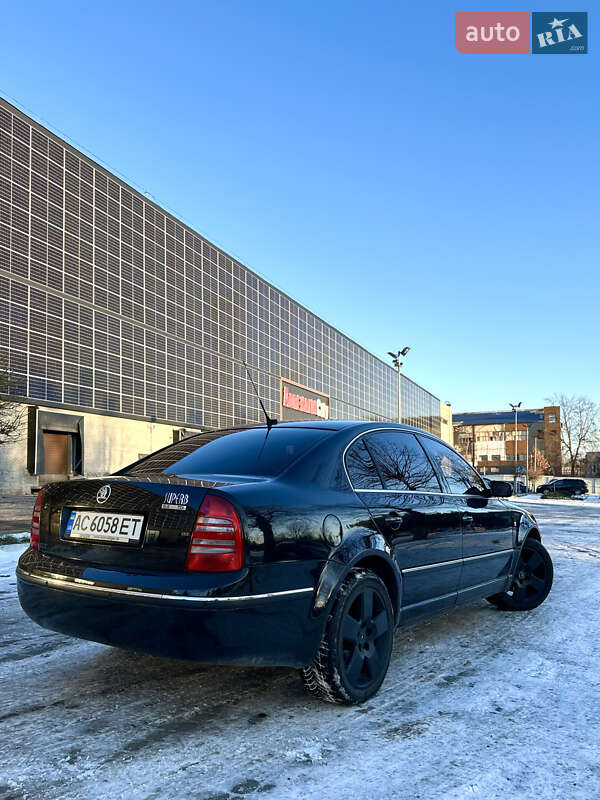 Лифтбек Skoda Superb 2005 в Луцке