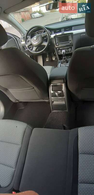 Универсал Skoda Superb 2012 в Киеве