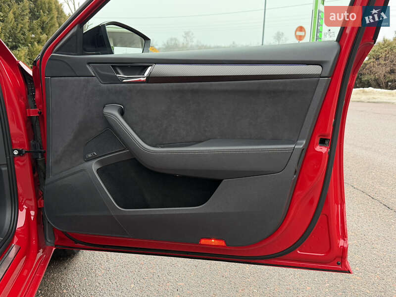 Лифтбек Skoda Superb 2022 в Дрогобыче