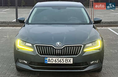 Лифтбек Skoda Superb 2016 в Мукачево