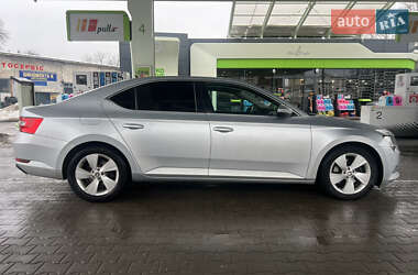Лифтбек Skoda Superb 2017 в Львове