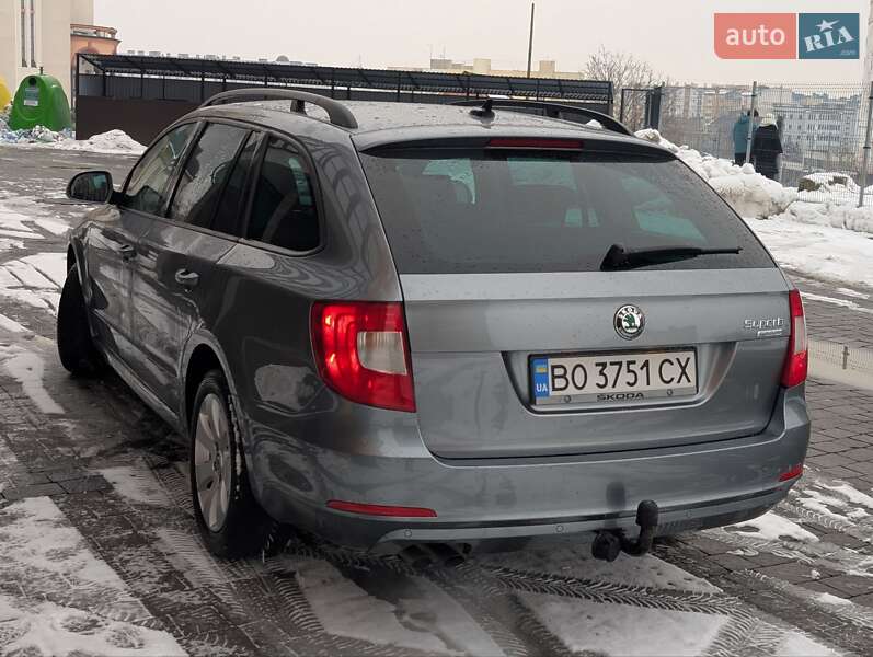 Универсал Skoda Superb 2011 в Ивано-Франковске