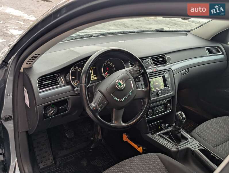 Универсал Skoda Superb 2011 в Ивано-Франковске