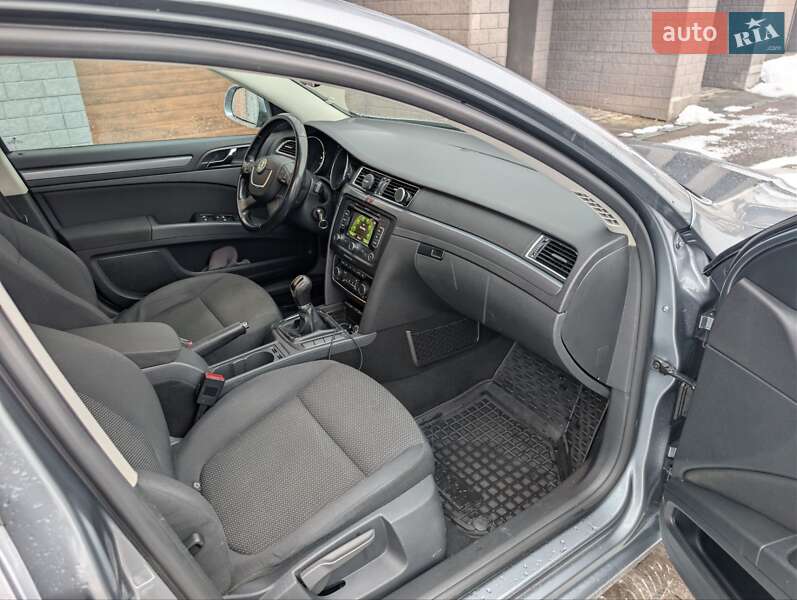 Универсал Skoda Superb 2011 в Ивано-Франковске