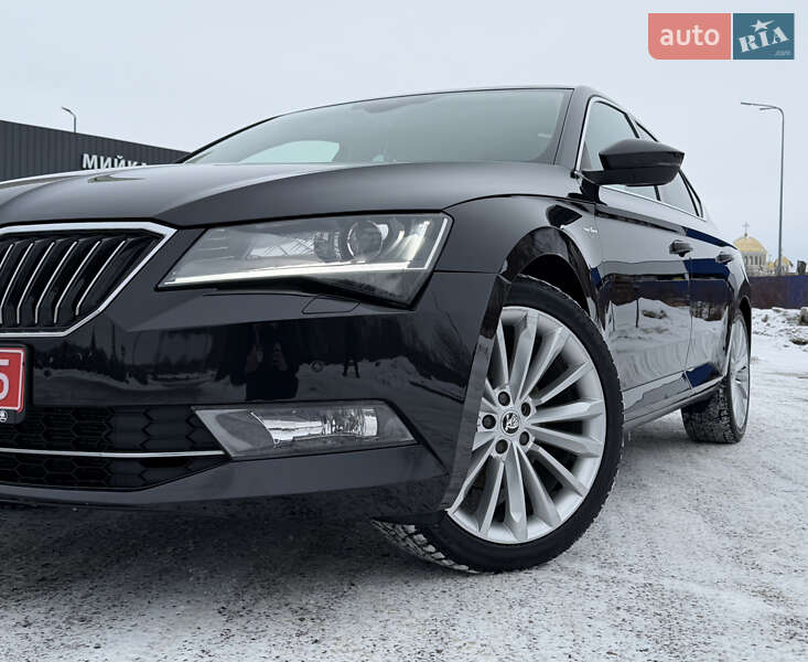 Лифтбек Skoda Superb 2017 в Дрогобыче