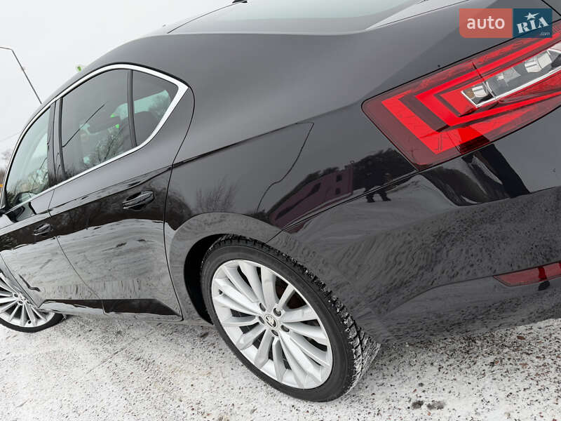 Лифтбек Skoda Superb 2017 в Дрогобыче