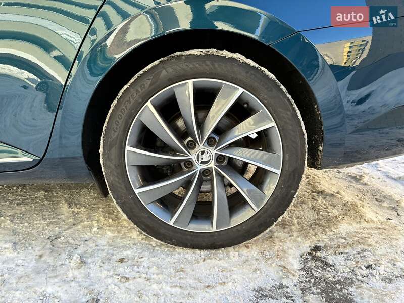 Универсал Skoda Superb 2019 в Киеве фото 46 Универсал Skoda Superb 2019 в Киеве