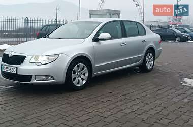 Лифтбек Skoda Superb 2012 в Хусте