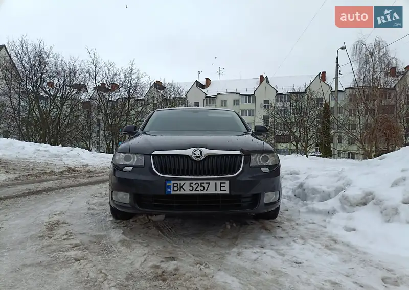 Skoda Superb 2011