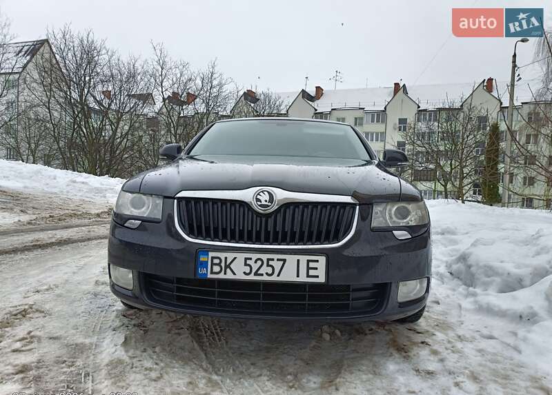Лифтбек Skoda Superb 2011 в Ровно