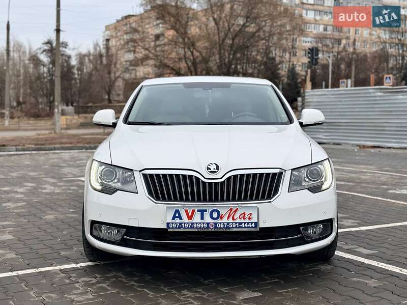 Ліфтбек Skoda Superb 2013 в Кривому Розі