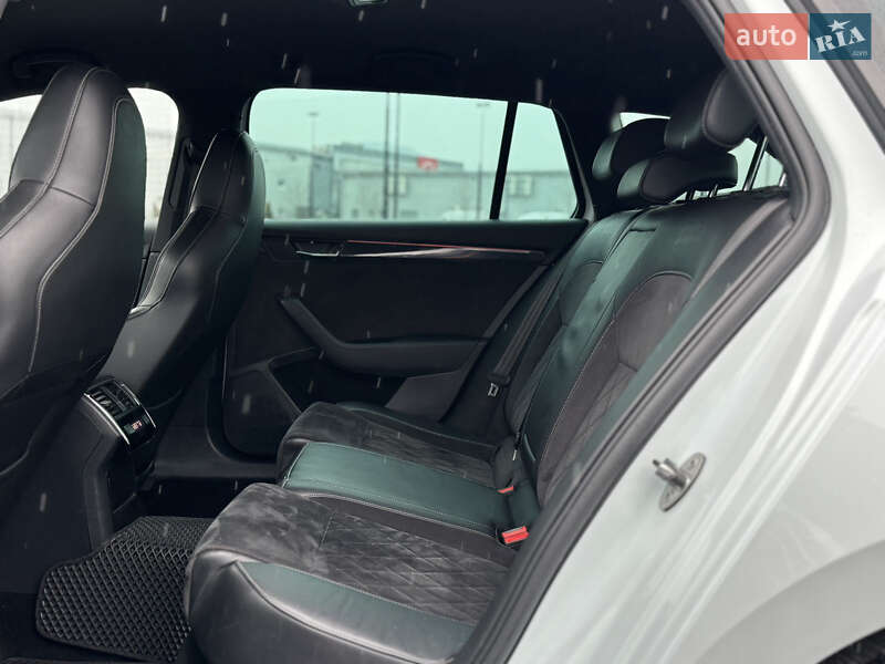 Універсал Skoda Superb 2017 в Ужгороді