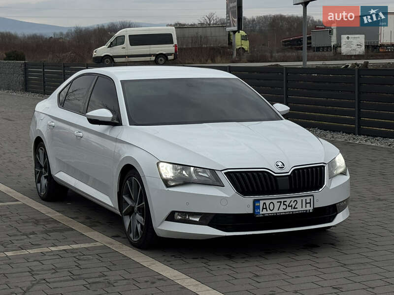 Ліфтбек Skoda Superb 2016 в Мукачевому