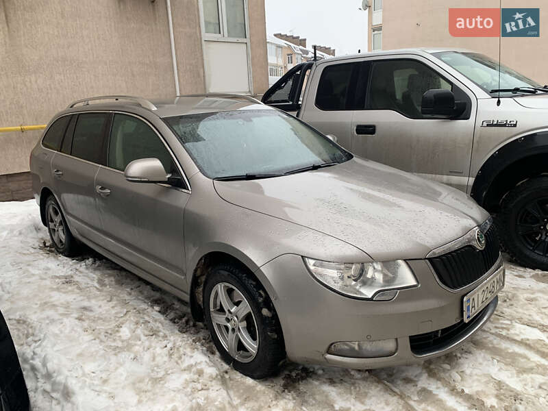 Универсал Skoda Superb 2010 в Киеве