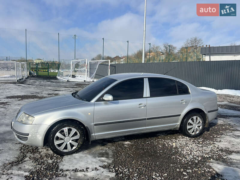 Лифтбек Skoda Superb 2005 в Львове