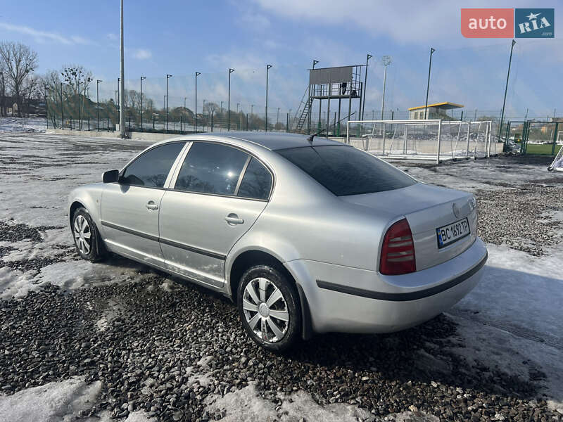 Лифтбек Skoda Superb 2005 в Львове