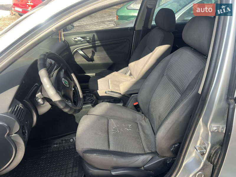 Лифтбек Skoda Superb 2005 в Львове