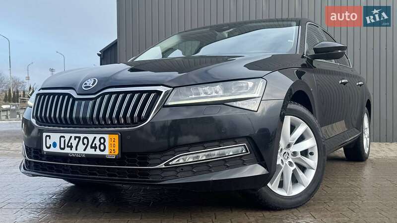 Лифтбек Skoda Superb 2022 в Стрые