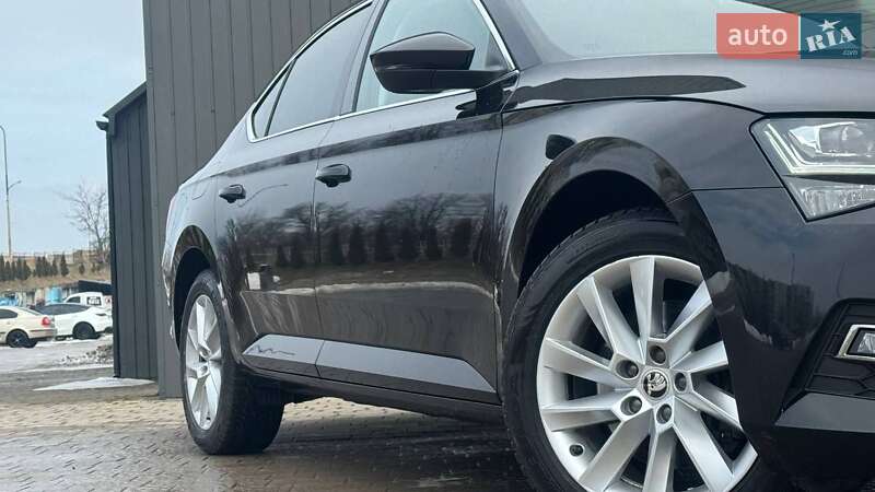 Лифтбек Skoda Superb 2022 в Стрые