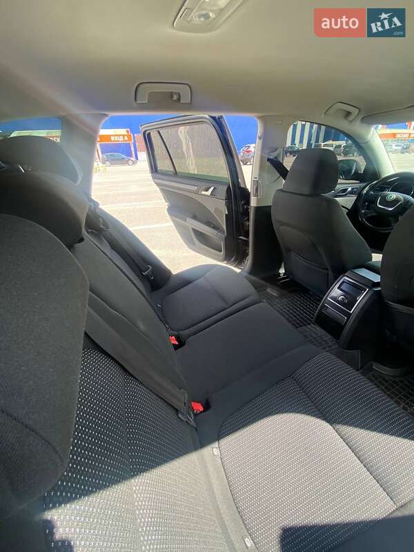 Універсал Skoda Superb 2011 в Кам'янець-Подільському