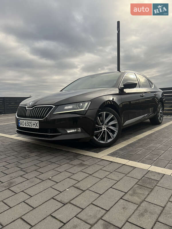 Лифтбек Skoda Superb 2017 в Мукачево фото Лифтбек Skoda Superb 2017 в Мукачево