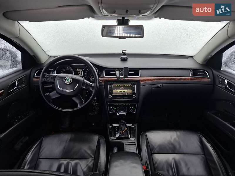 Универсал Skoda Superb 2011 в Ивано-Франковске