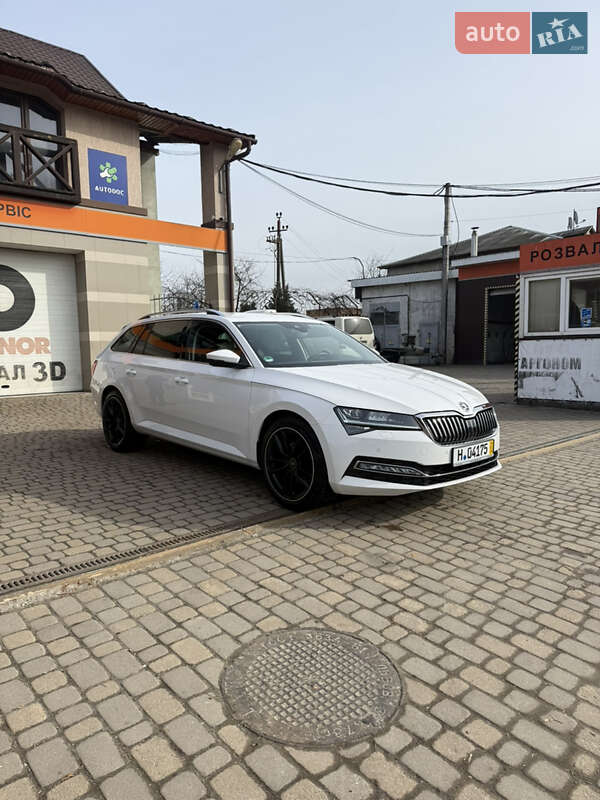 Универсал Skoda Superb 2020 в Сваляве
