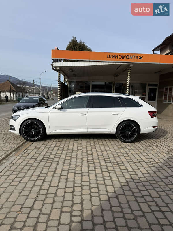 Универсал Skoda Superb 2020 в Сваляве