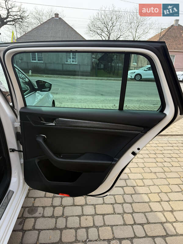 Универсал Skoda Superb 2020 в Сваляве