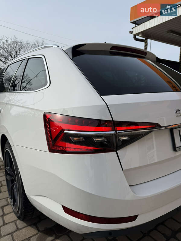 Универсал Skoda Superb 2020 в Сваляве