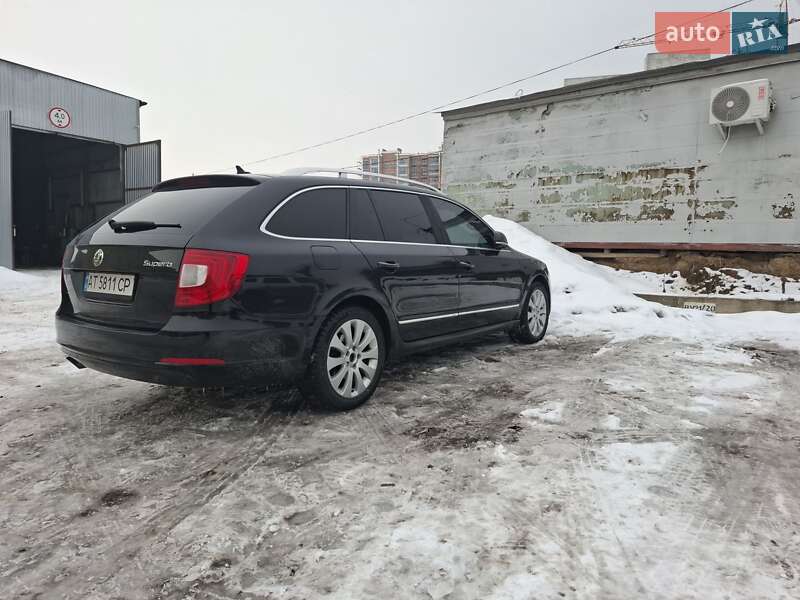 Універсал Skoda Superb 2011 в Івано-Франківську