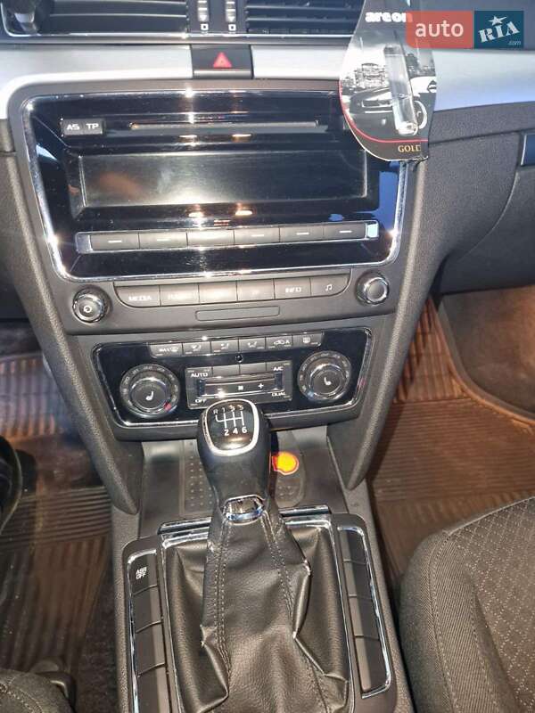 Лифтбек Skoda Superb 2013 в Днепре фото 8 Лифтбек Skoda Superb 2013 в Днепре