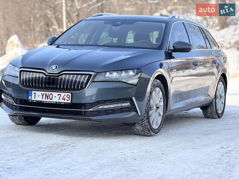 Универсал Skoda Superb 2021 в Ровно