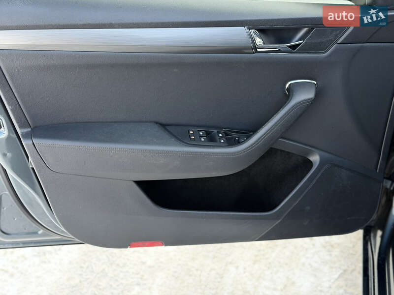 Универсал Skoda Superb 2021 в Ровно