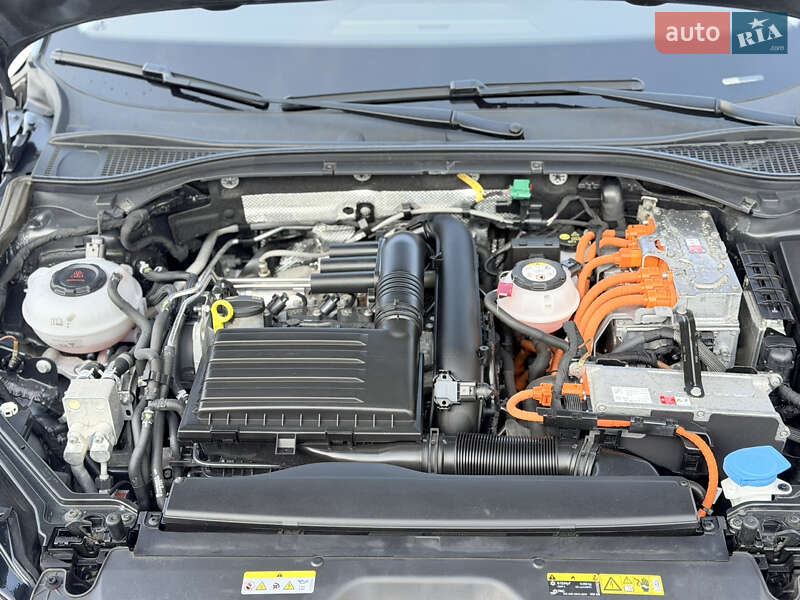 Универсал Skoda Superb 2021 в Ровно