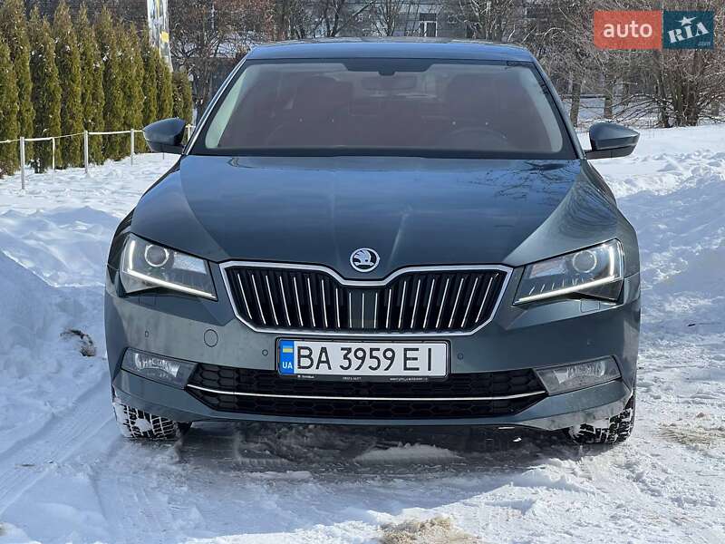Лифтбек Skoda Superb 2016 в Кропивницком