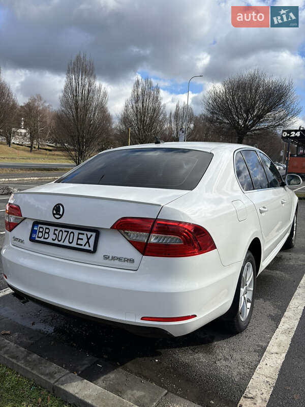 Ліфтбек Skoda Superb 2014 в Виноградові