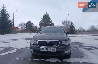 Универсал Skoda Superb 2012 в Черняхове