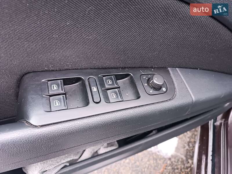 Універсал Skoda Superb 2012 в Черняхові