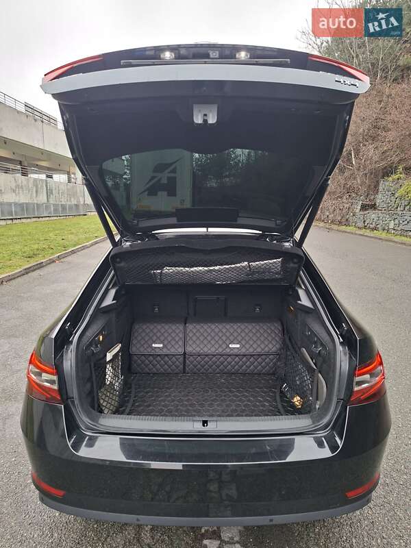 Ліфтбек Skoda Superb 2017 в Ужгороді