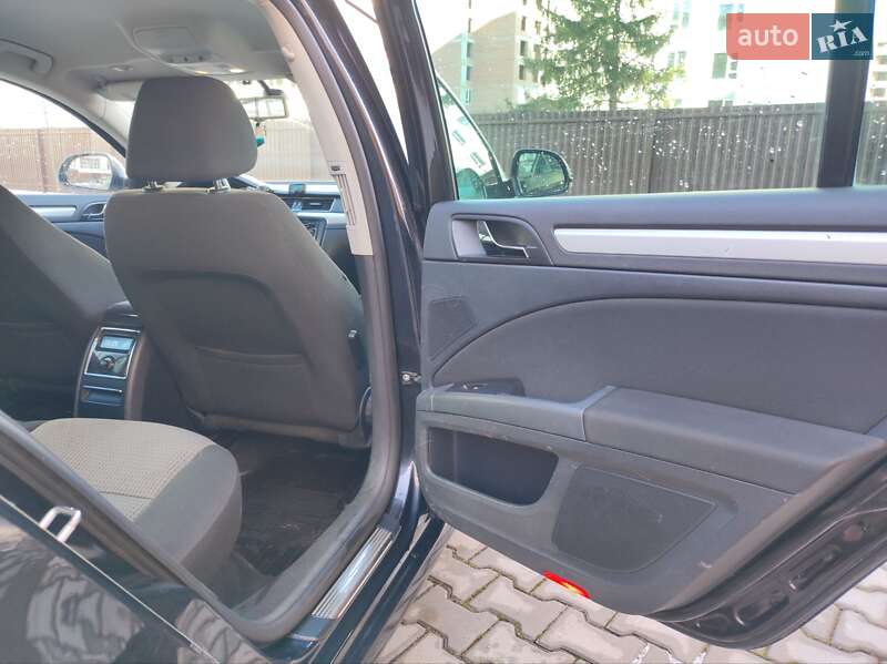 Універсал Skoda Superb 2012 в Івано-Франківську