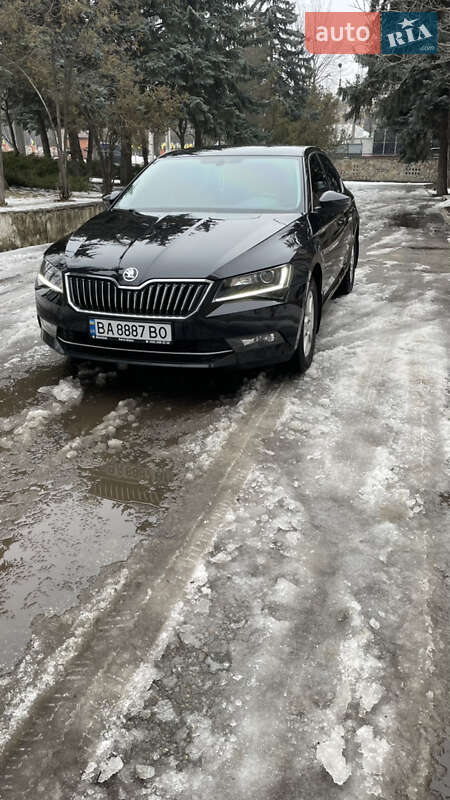 Лифтбек Skoda Superb 2017 в Кропивницком