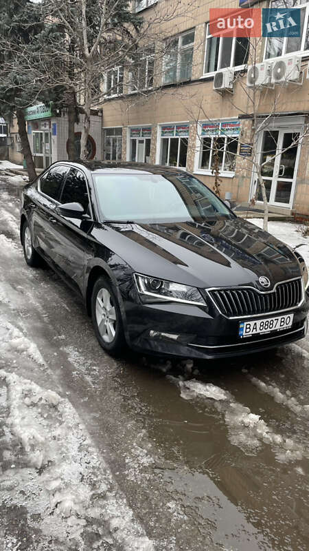 Лифтбек Skoda Superb 2017 в Кропивницком