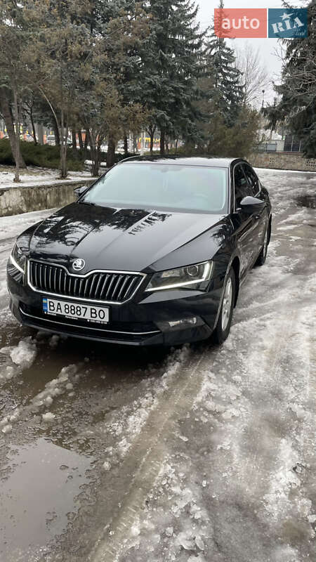 Лифтбек Skoda Superb 2017 в Кропивницком